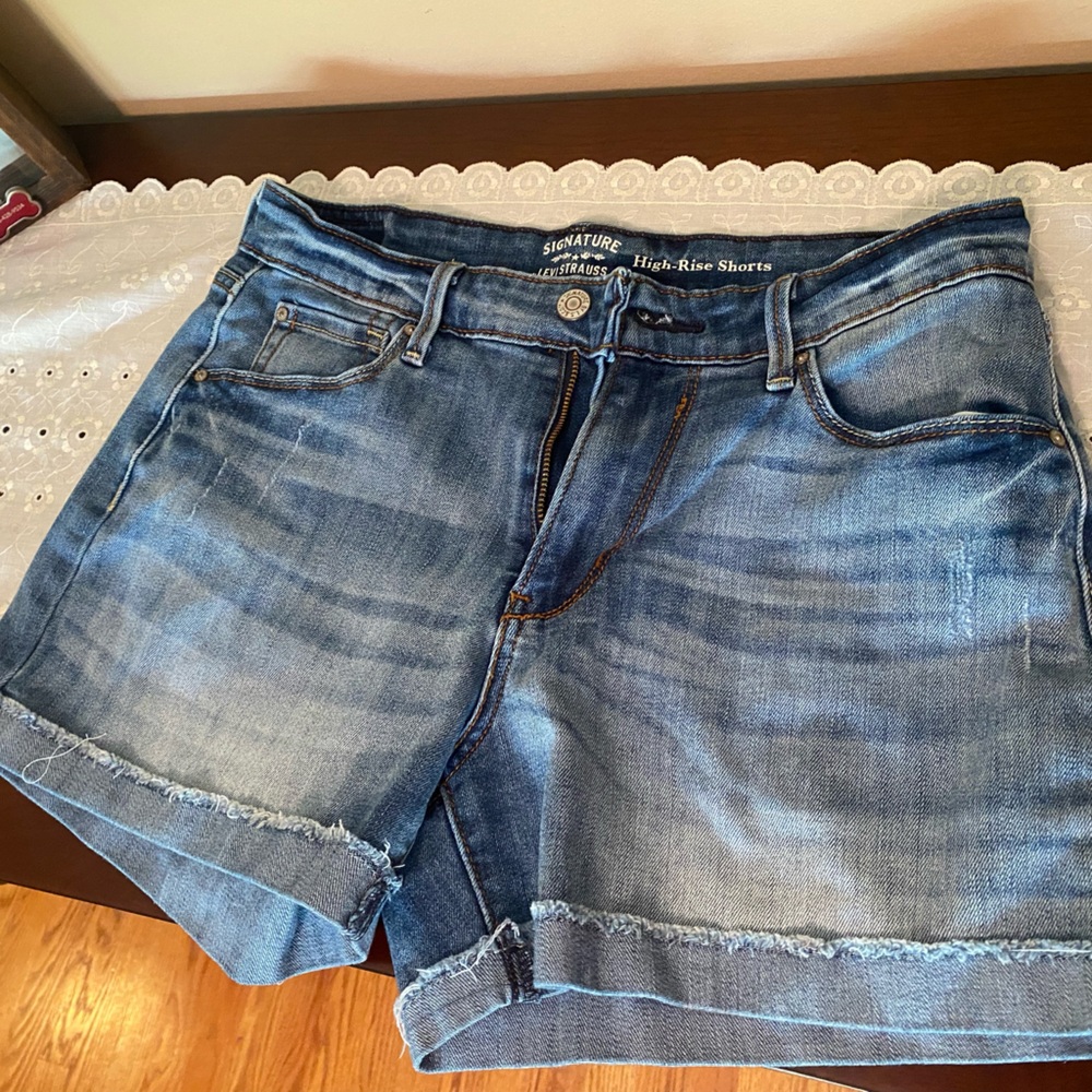 Women's Levi jean shorts